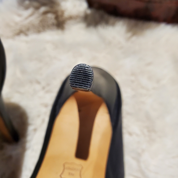 BCBG MAXAZRIA shoes - Picture 7 of 7